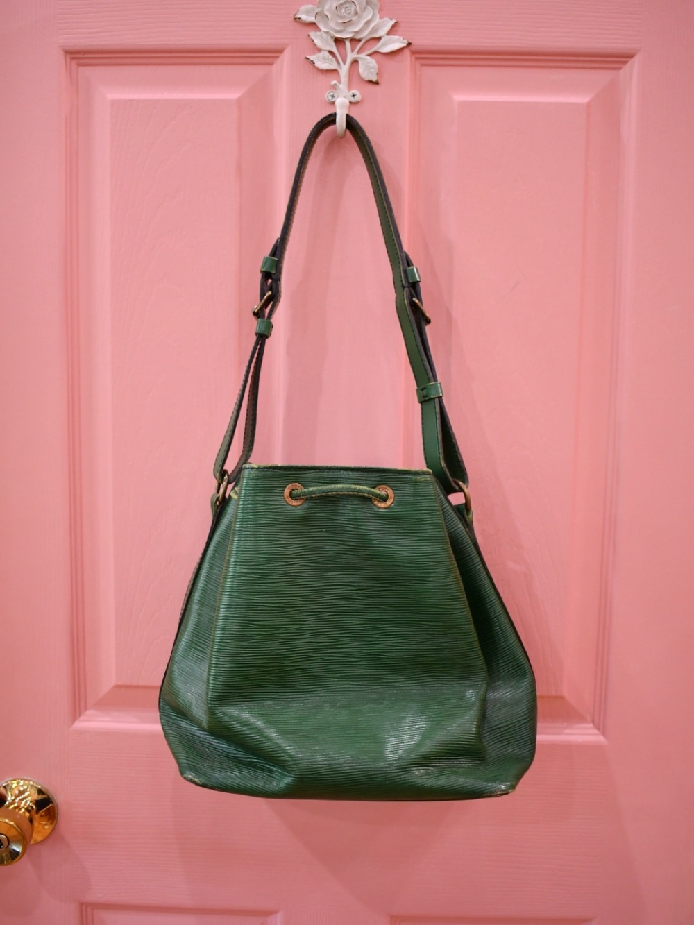 Louis Vuitton Green Epi Leather Drawstring Bucket Shoulder Bag - Picture 9 of 11